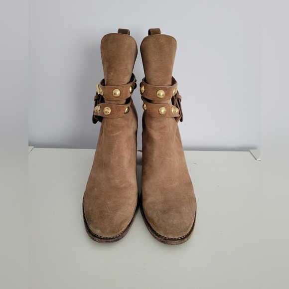 SEE BY CHLOE tan suede heeled booties with belt detail and gold studs - Picture 3 of 7
